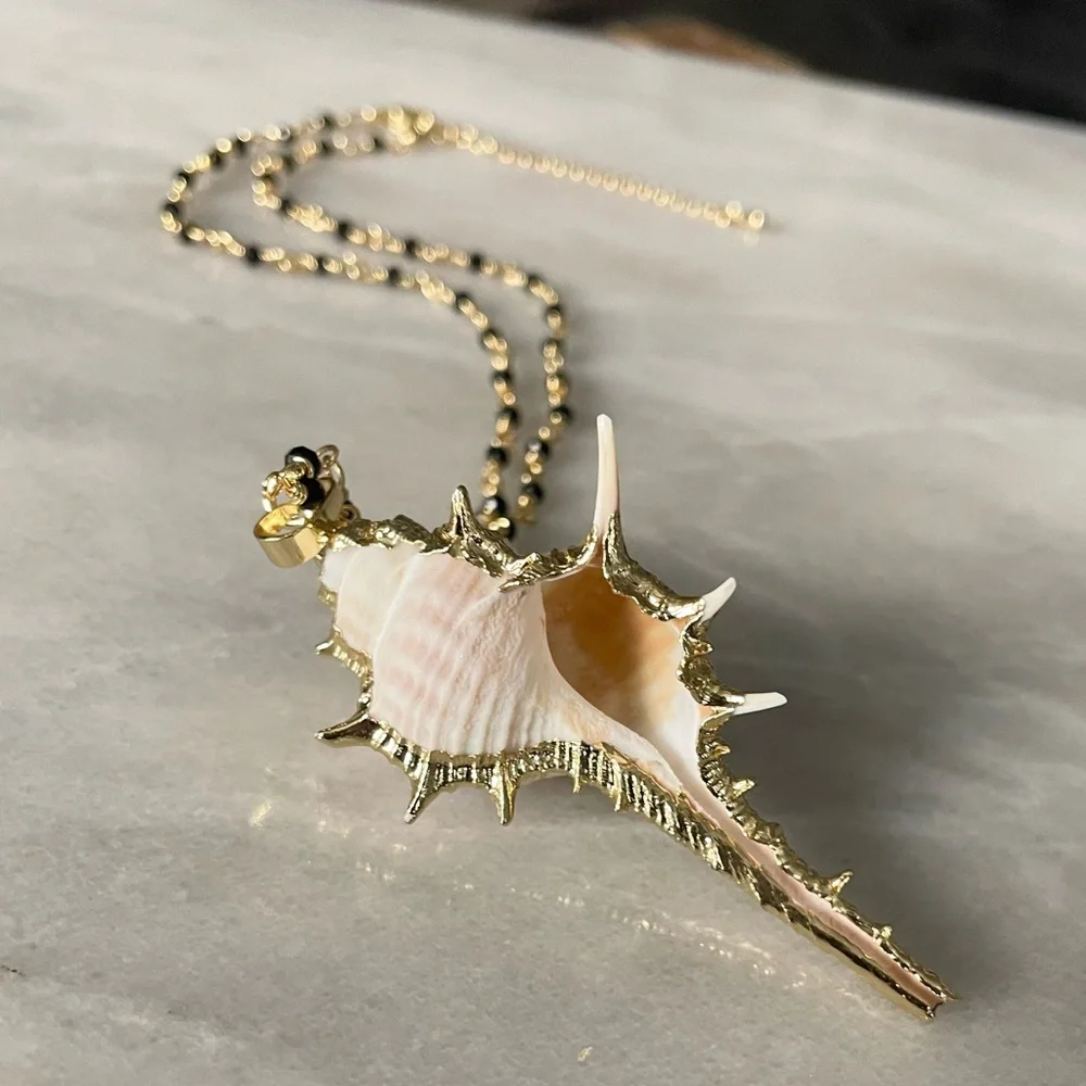 Gold and Cream Conch Shell Pendant Necklace - Picture 3 of 6